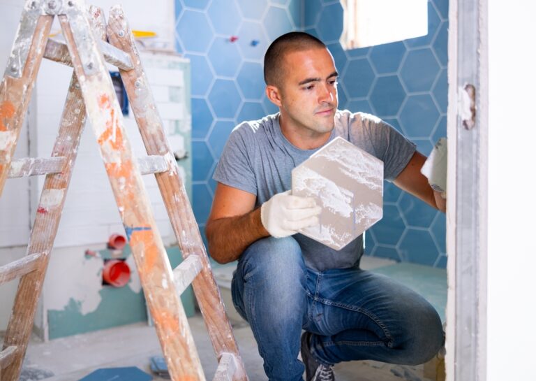 Comment rénover le carrelage de votre salle de bain : Guide complet pour une rénovation réussie