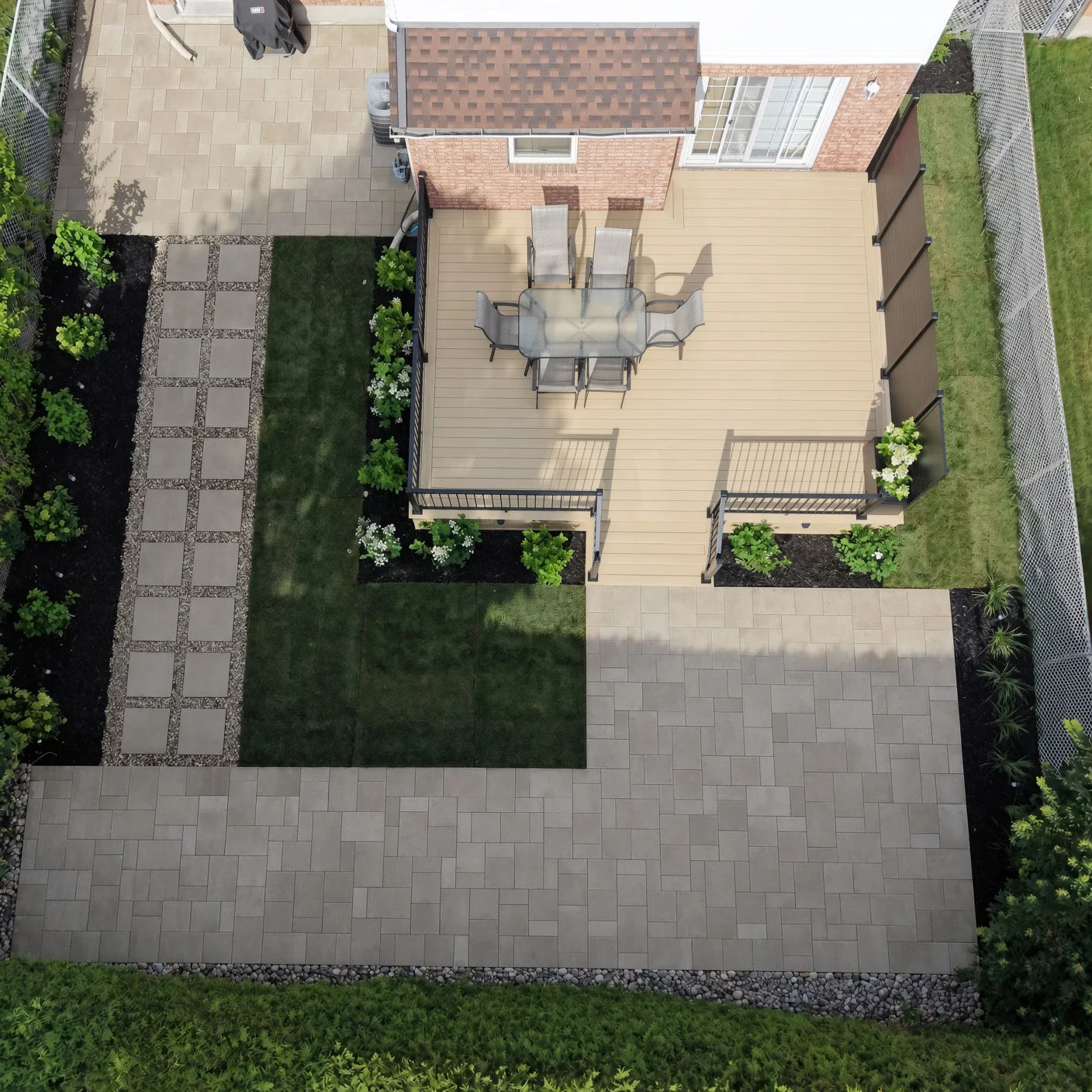 Vue aérienne d'une terrasse et d'un patio, projet Gatineau
