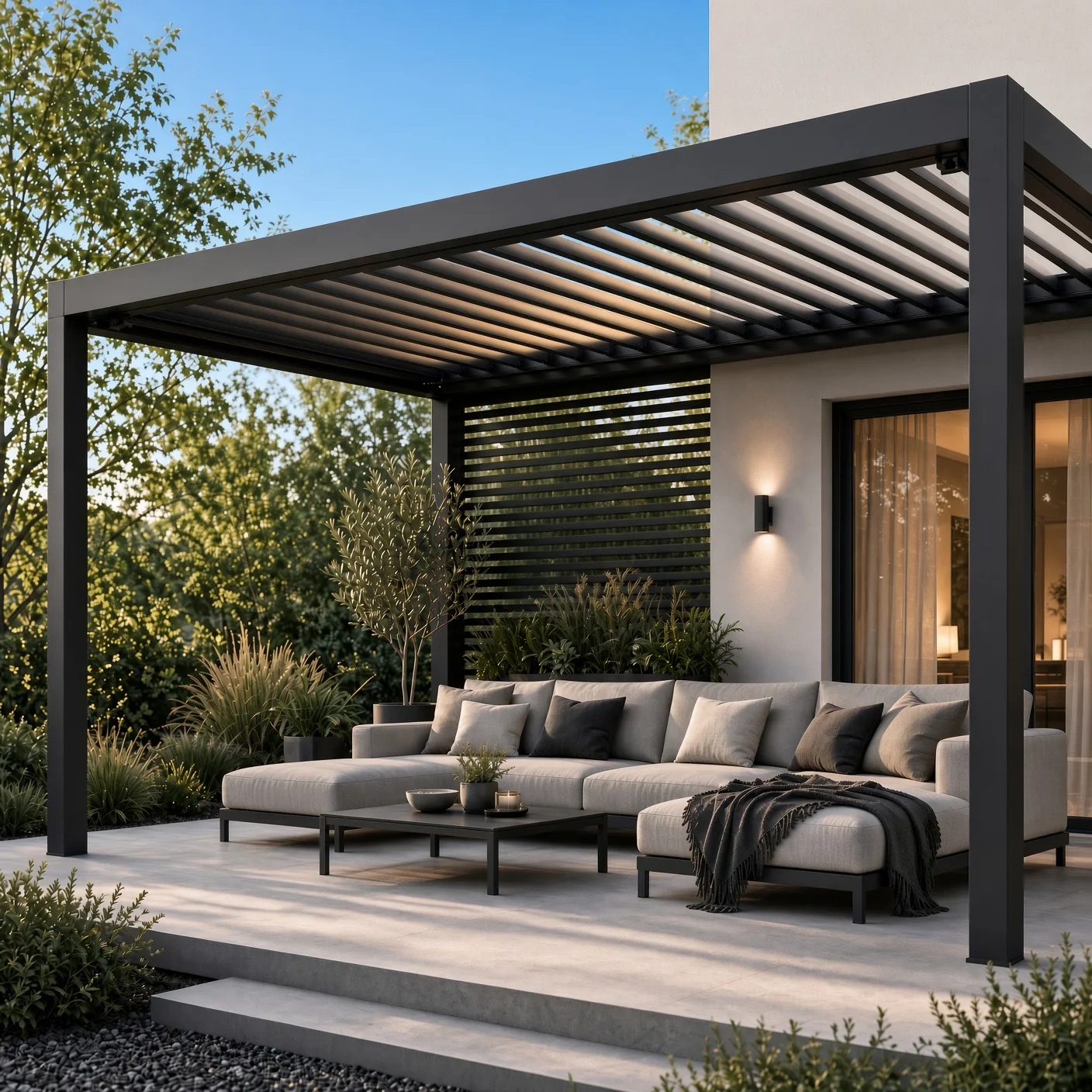 Pergola bioclimatique en aluminium abritant un salon extérieur, construction Summex